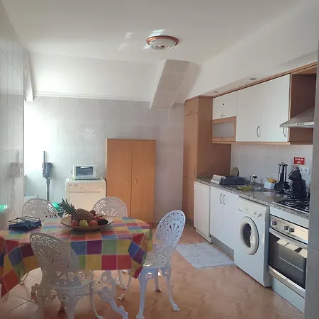 Local Balcony ולאס