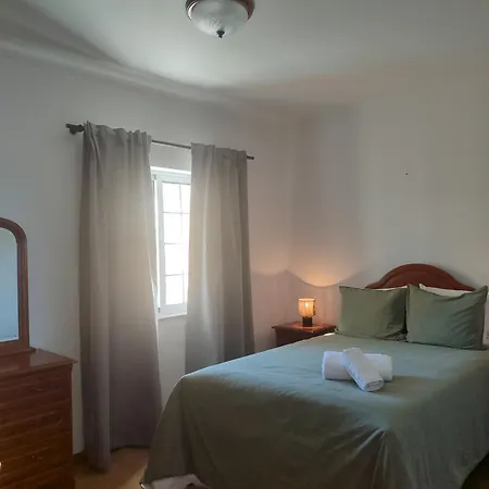 Local Balcony דירה *
